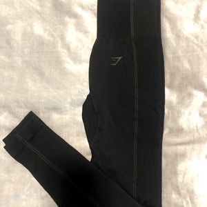 Black gym shark leggings